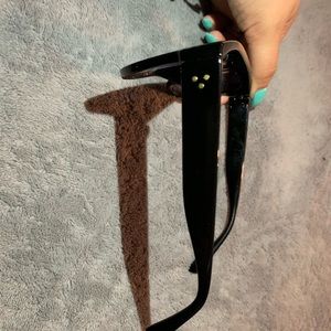 Black flat top SUNGLASSES !!!!! FASHIONABLE